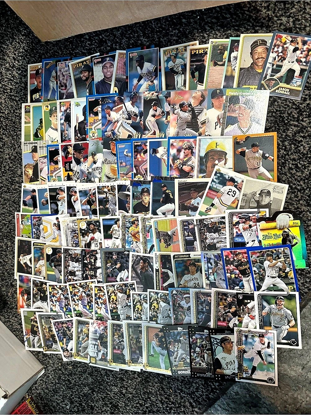Pittsburgh pirates Lot Of 100 baseball cards including RC, Inserts and more